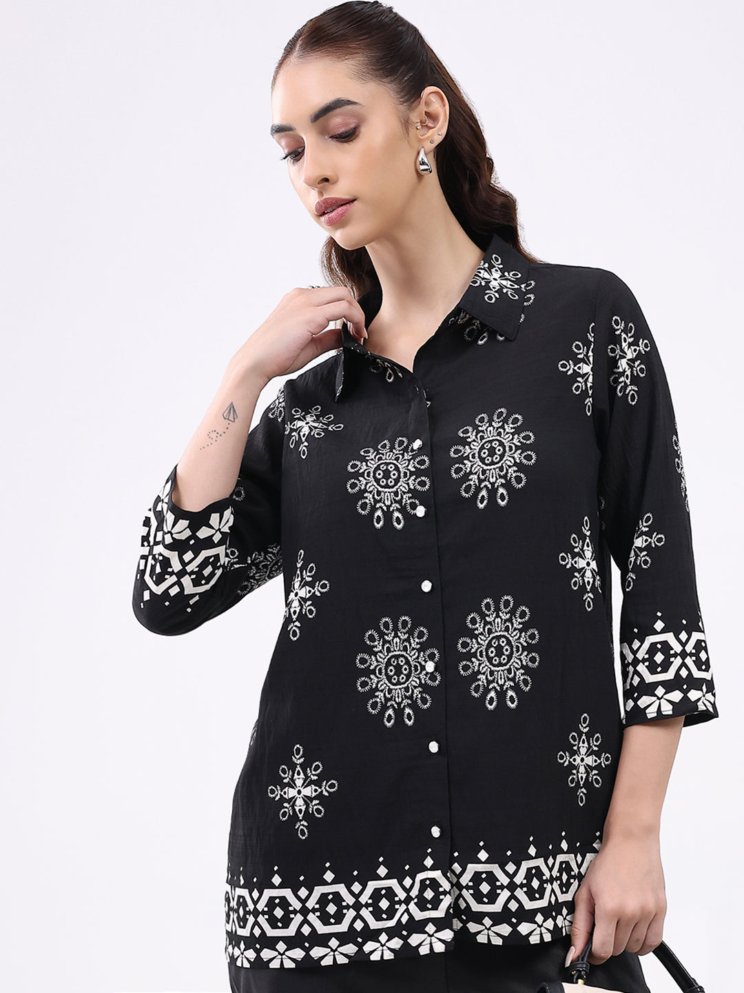 Women Black Printed Collar 3/4th Sleeve Cords Set