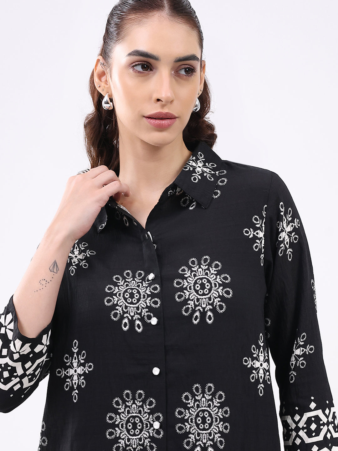 Women Black Printed Collar 3/4th Sleeve Cords Set