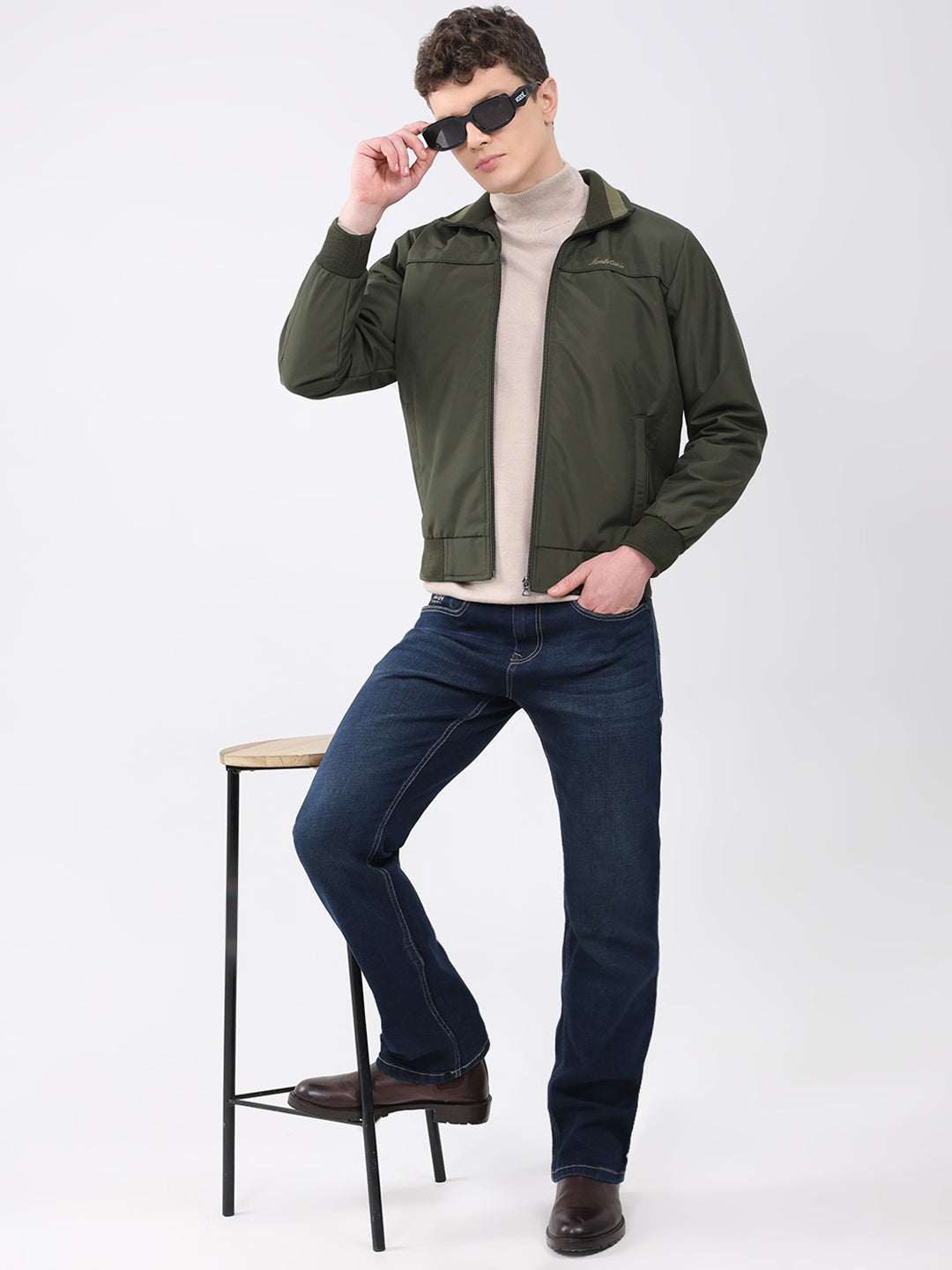 Men Olive Solid Collar Full Sleeve Jacket
