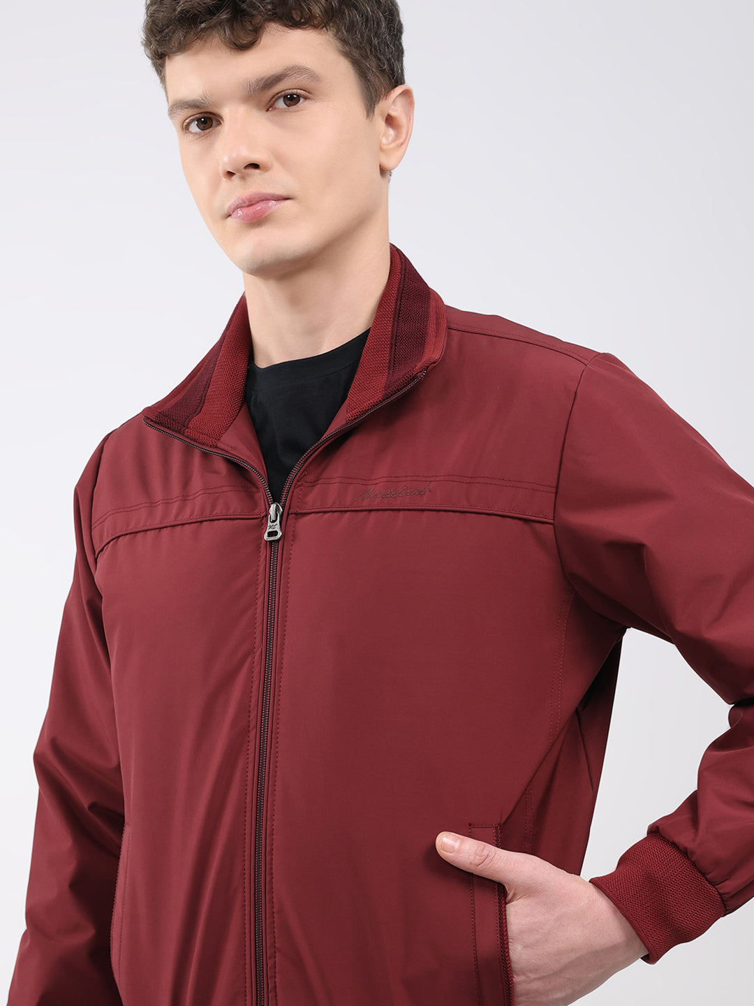 Men Maroon Solid Collar Full Sleeve Jacket