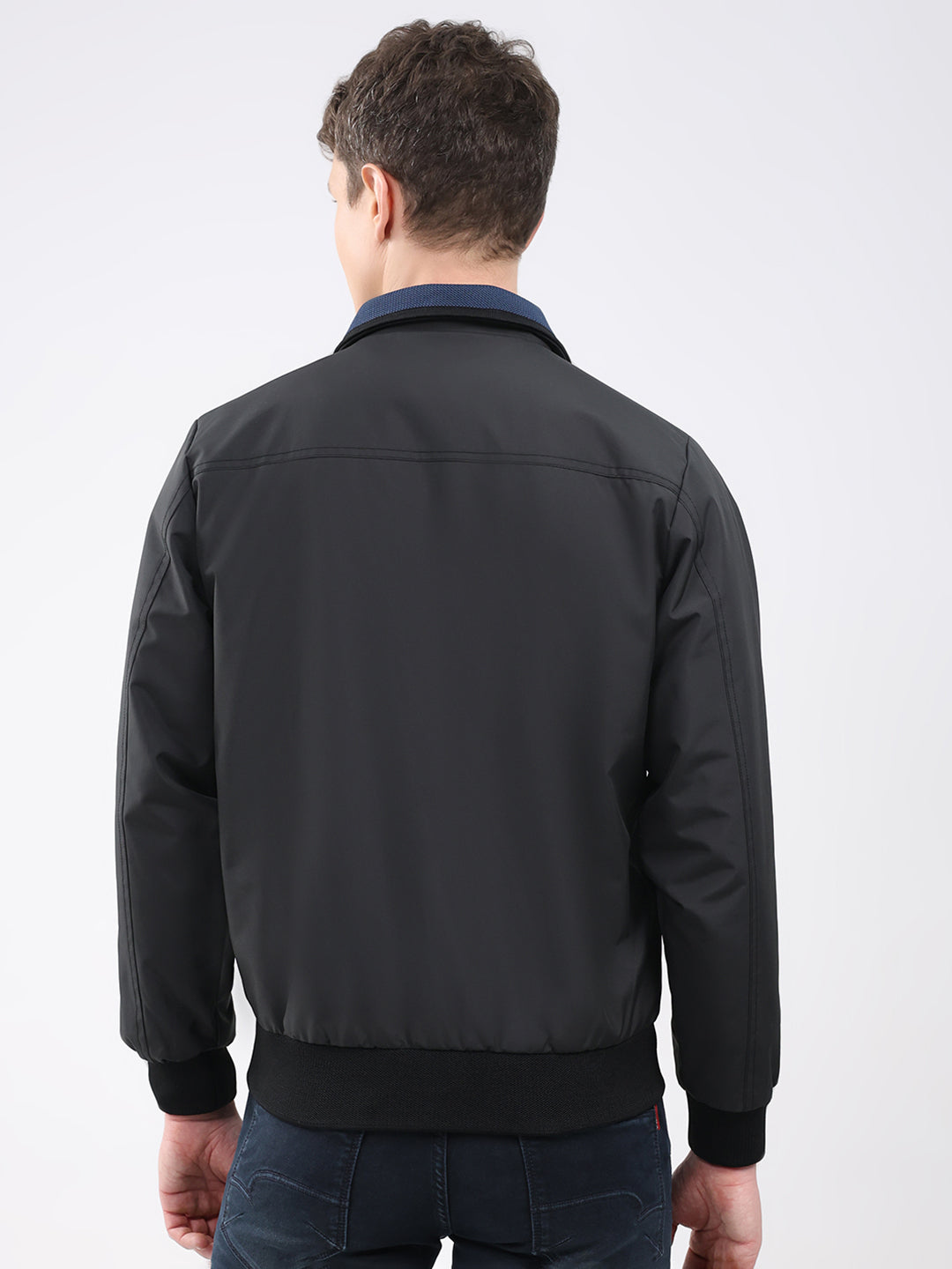 Men Black Solid Collar Full Sleeve Jacket