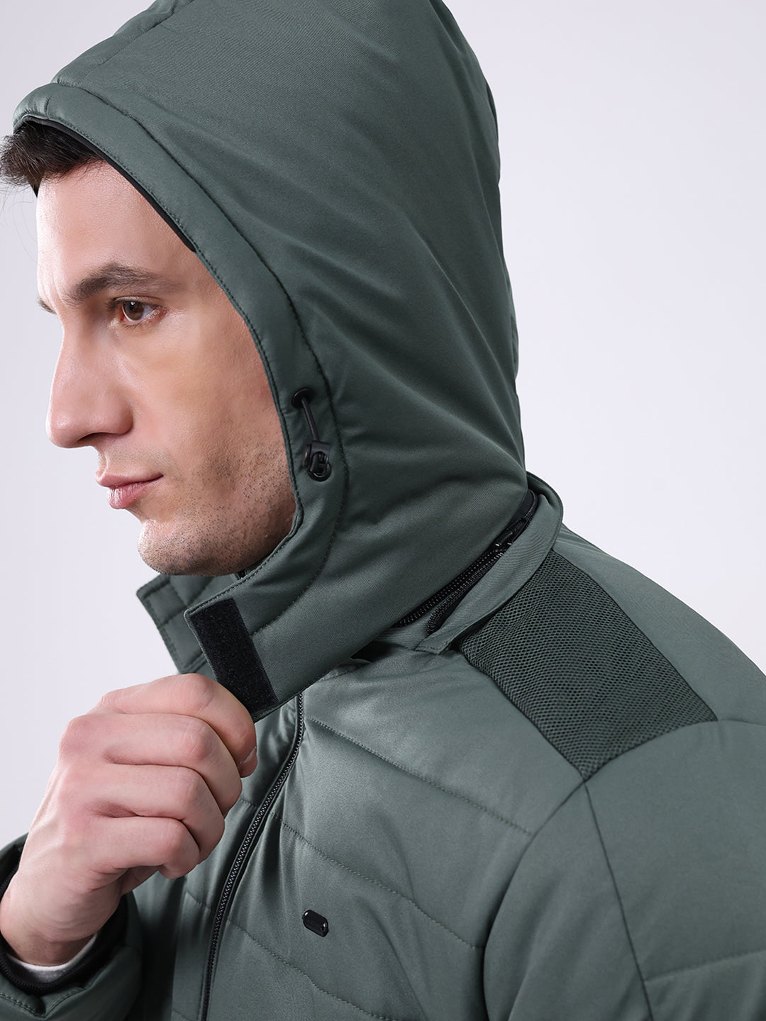 Men Green Solid Hooded Full Sleeve Jacket