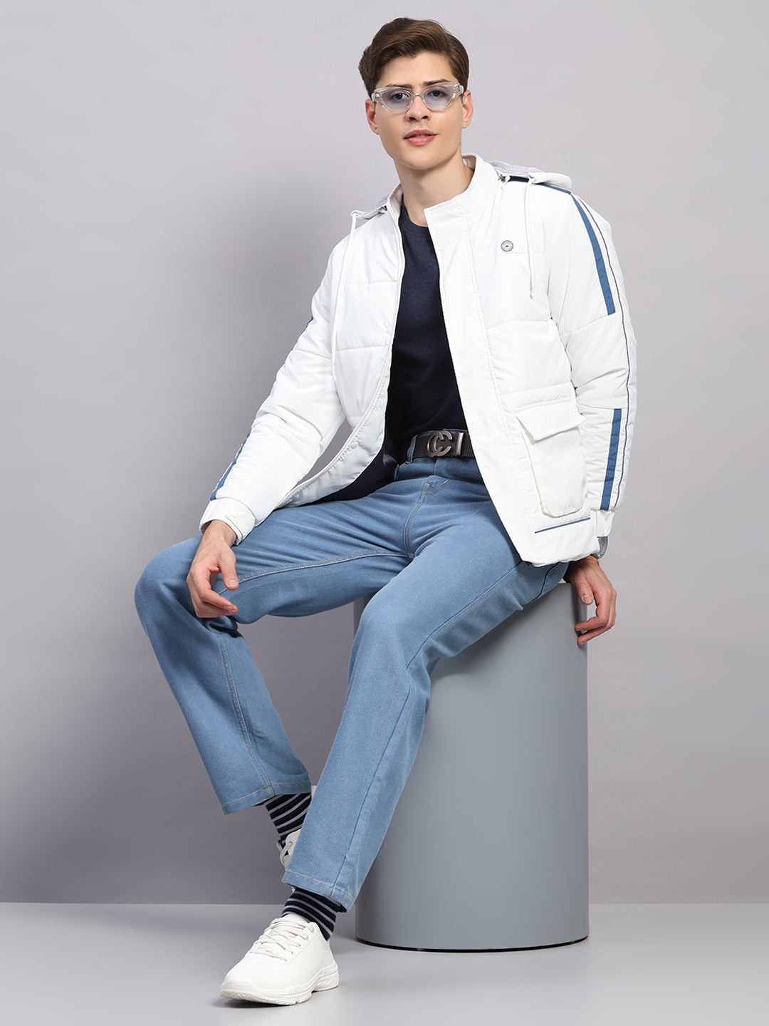 Men White Solid Hooded Full Sleeve Jacket