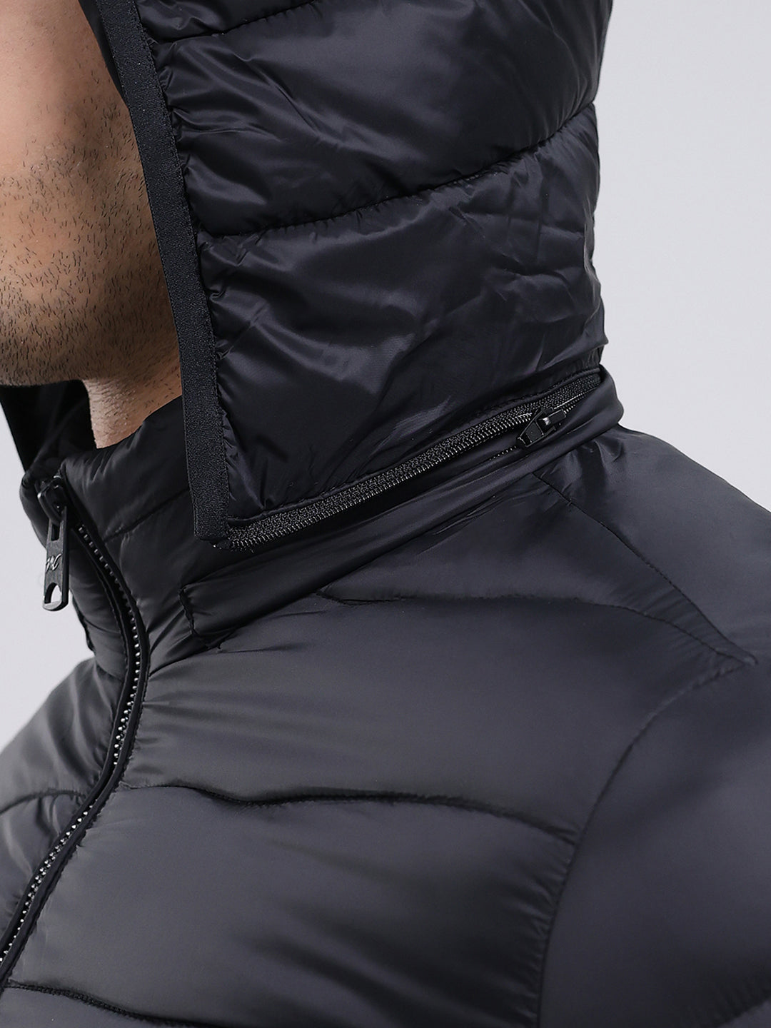 Men Black Solid Hooded Full Sleeve Heating Jacket