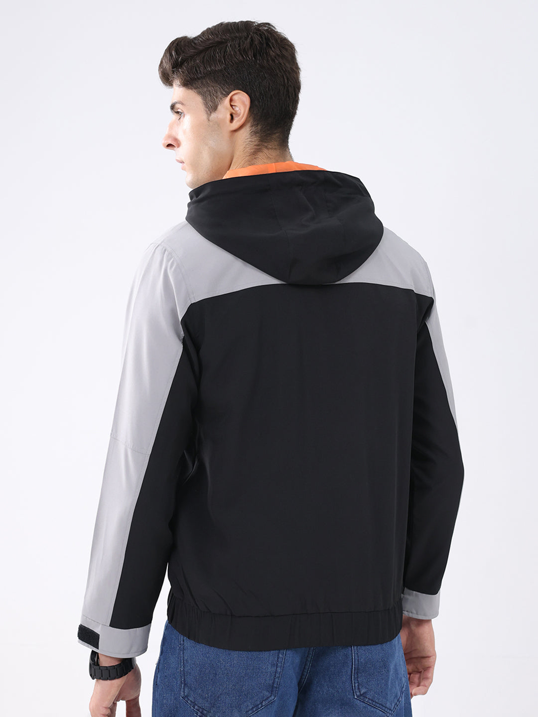 Men Black Colourblocked Hooded Full Sleeve Jacket