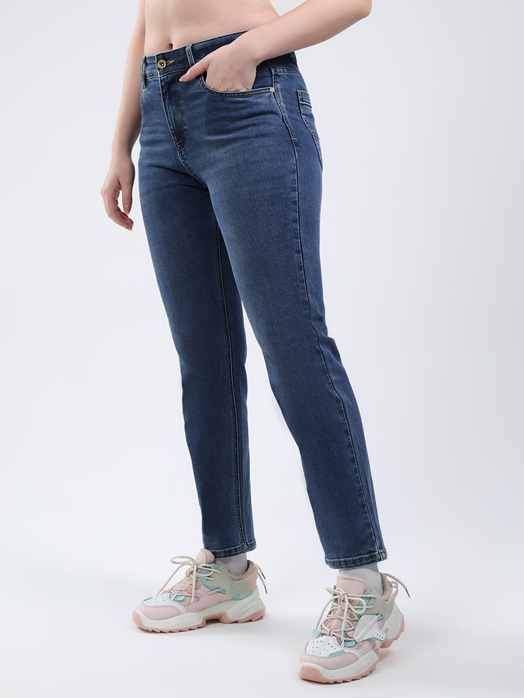 Women Blue Solid Straight Fit Denim