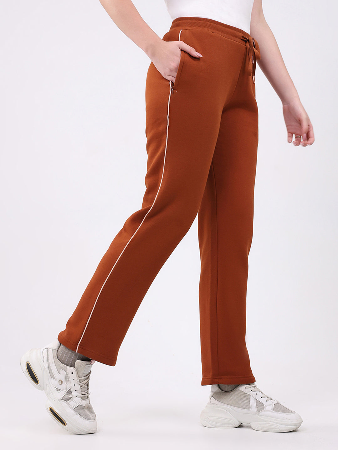 Women Brown Solid Regular Fit Winte Lower