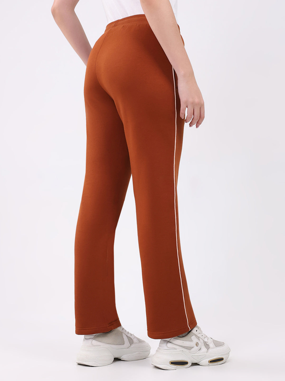 Women Brown Solid Regular Fit Winte Lower