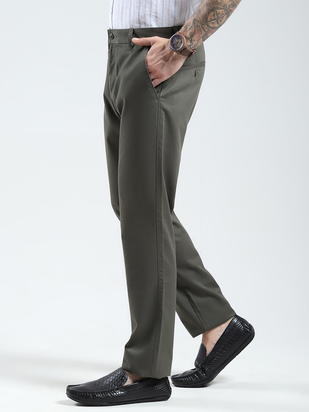 Men Olive Solid Regular Fit Trouser