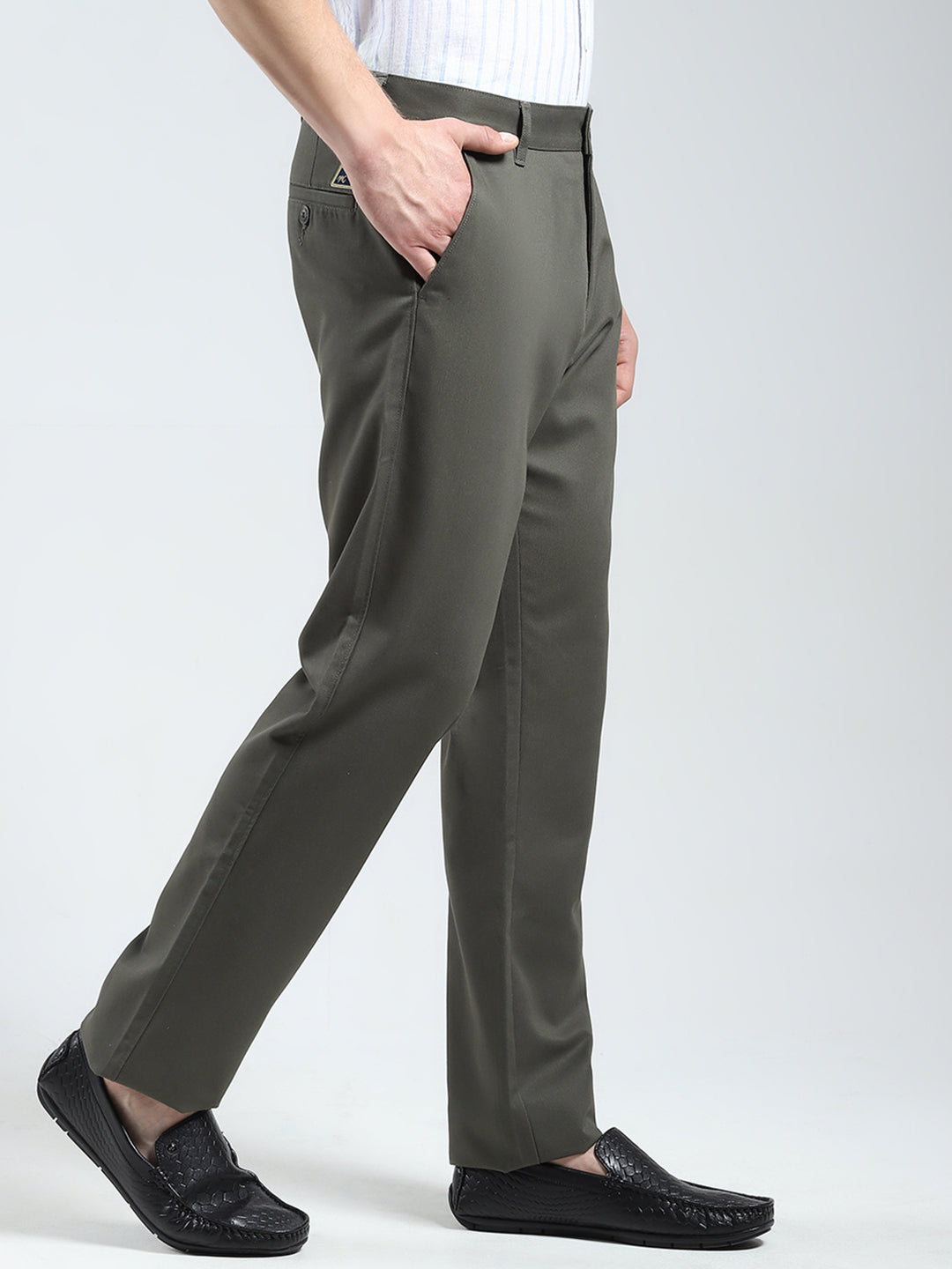 Men Olive Solid Regular Fit Trouser