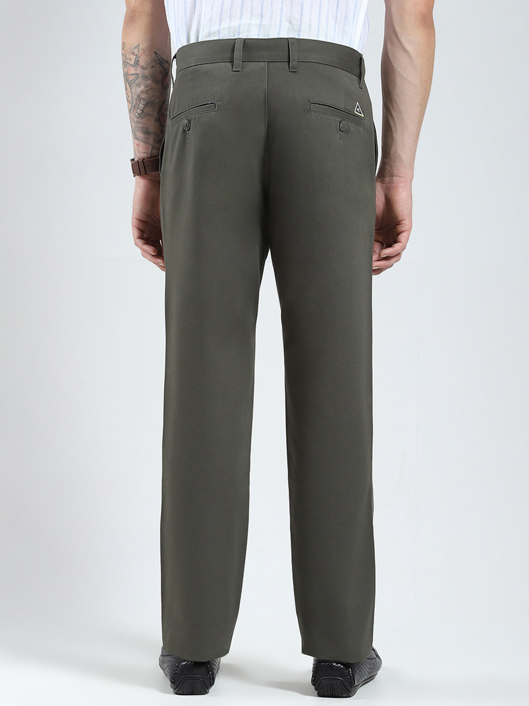 Men Olive Solid Regular Fit Trouser