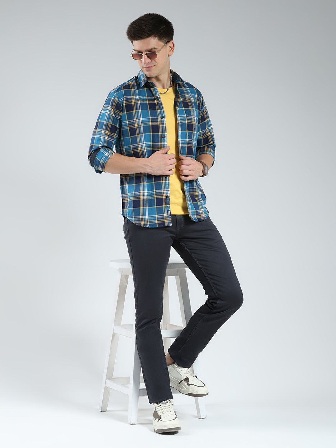 Men Black Solid Regular Fit Denim