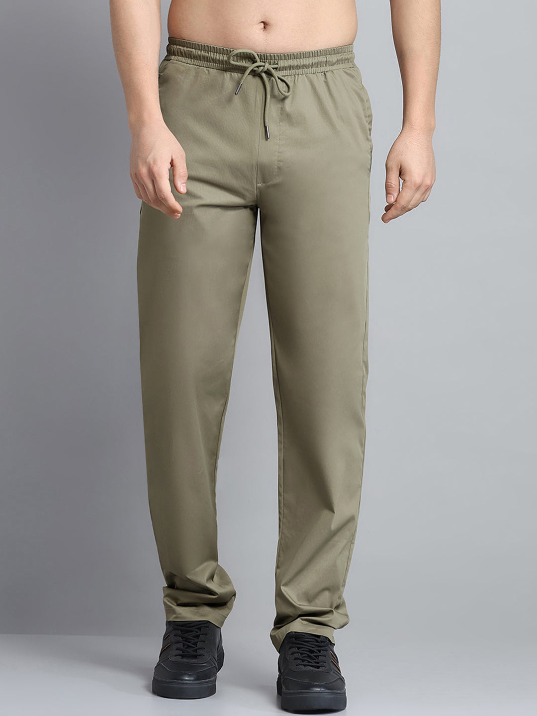 Men Olive Solid Regular Fit Lower