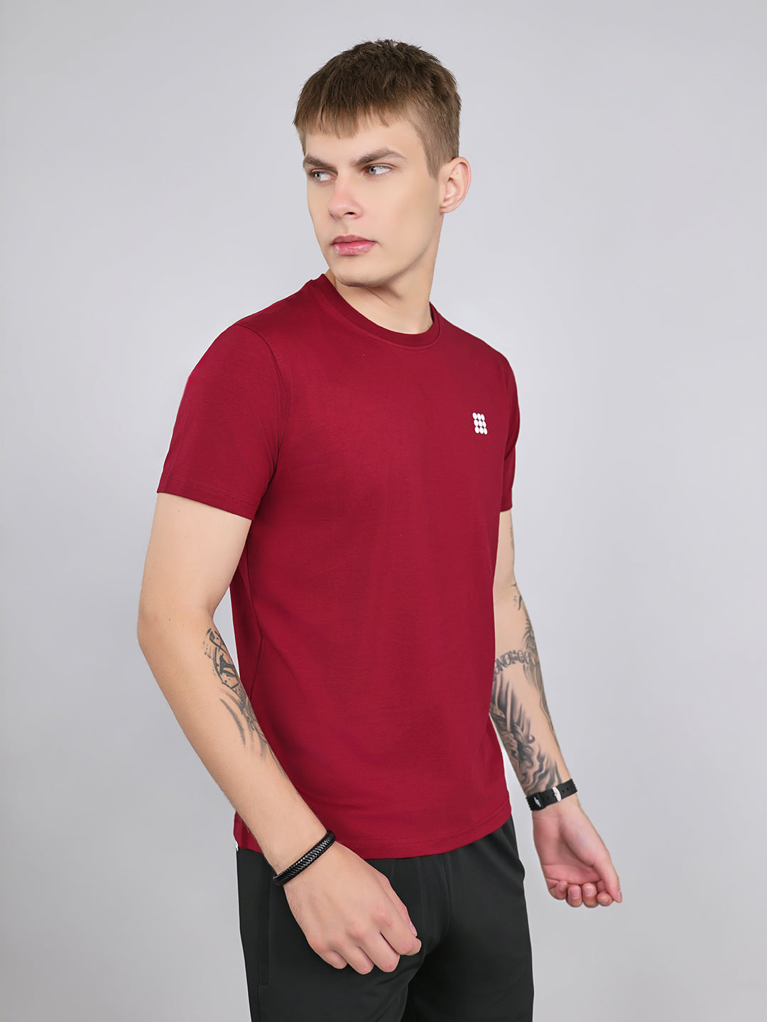 Rock.it Men Maroon Solid Round Neck Half Sleeve T-Shirt