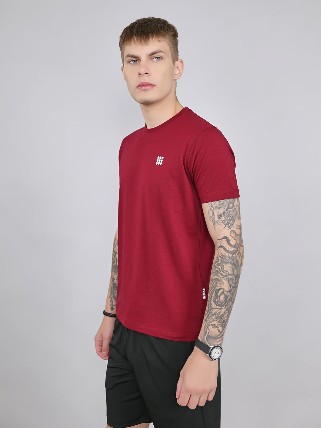 Rock.it Men Maroon Solid Round Neck Half Sleeve T-Shirt