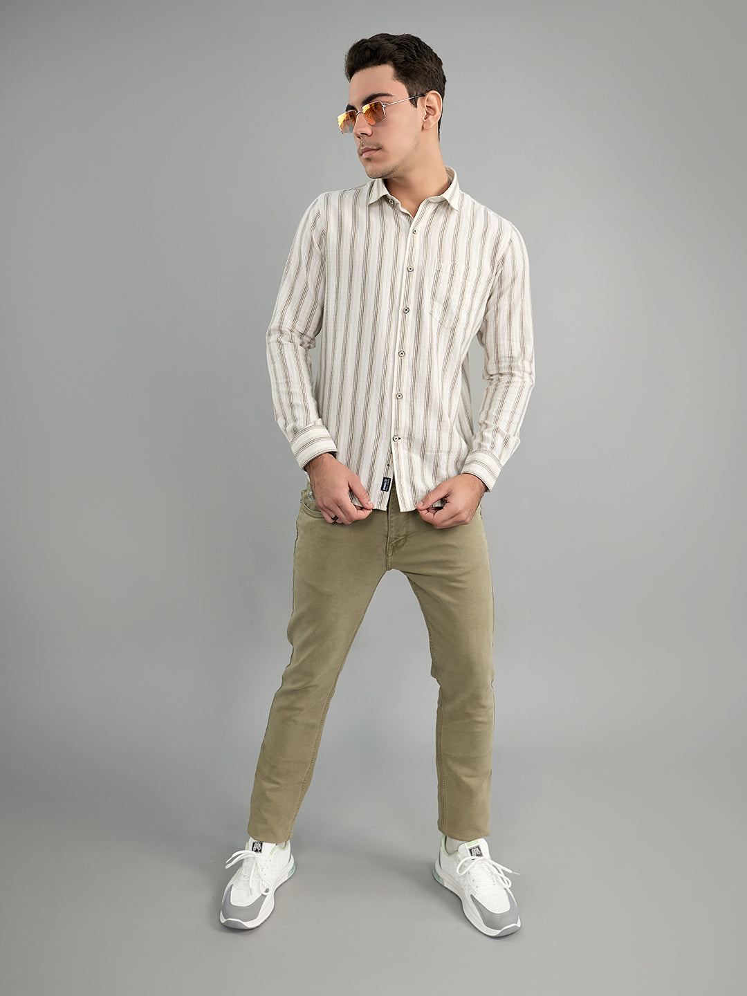 Men White Stripe Collar Full Sleeve Shirt