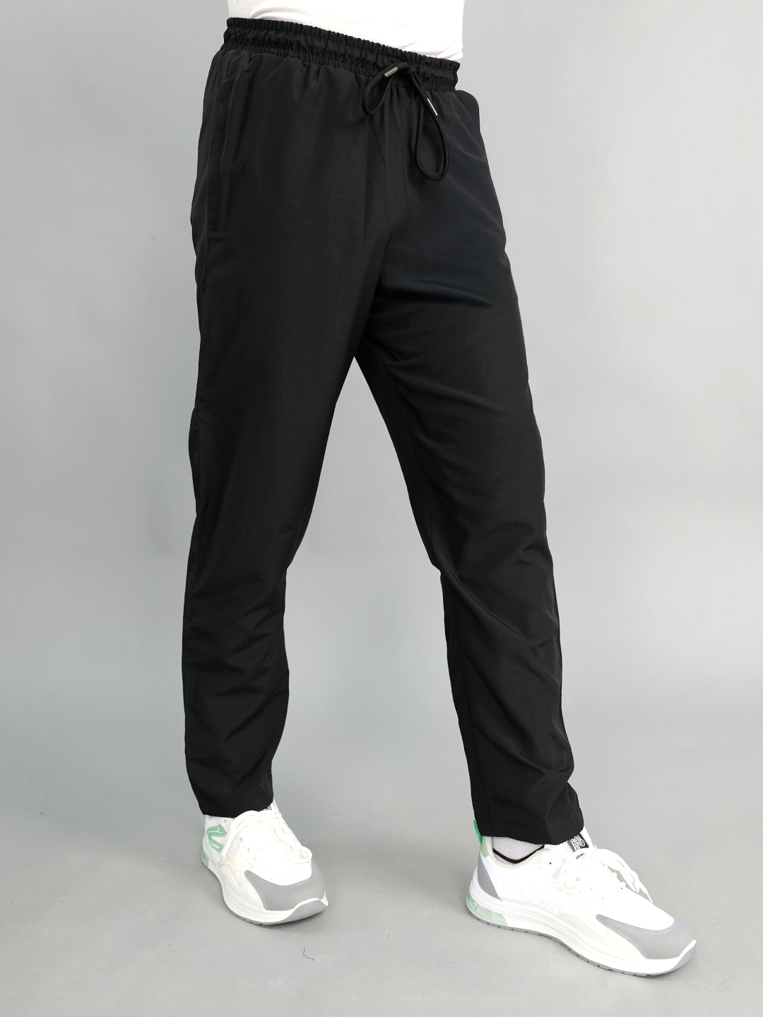 Men Black Solid Regular Fit Lower