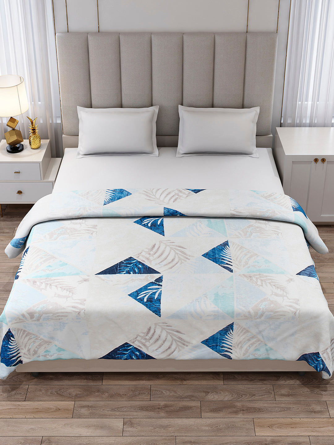 Printed Double Bed 300 GSM Blanket for AC Room - (Legacy)