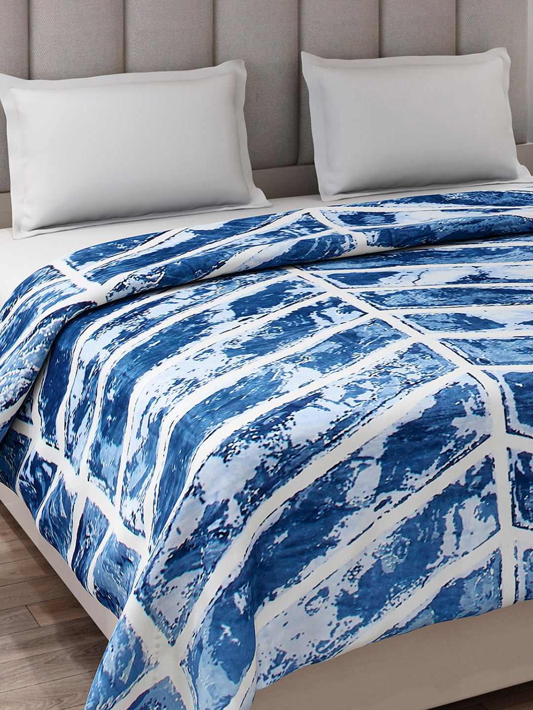 Printed Double Bed 300 GSM Blanket for AC Room - (Legacy)