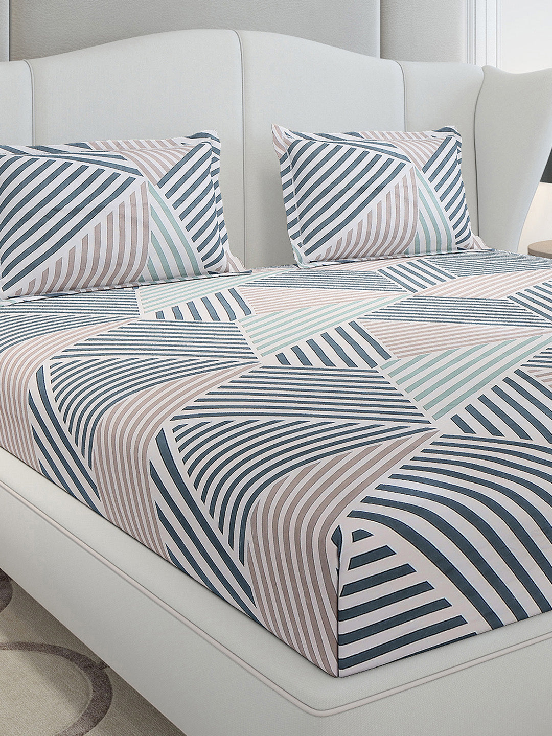 120 GSM Polyester Queen Size 1 Bedsheet with 2 Pillow Covers (Occasion)