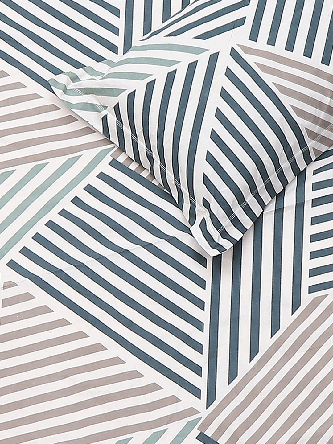 120 GSM Polyester Queen Size 1 Bedsheet with 2 Pillow Covers (Occasion)