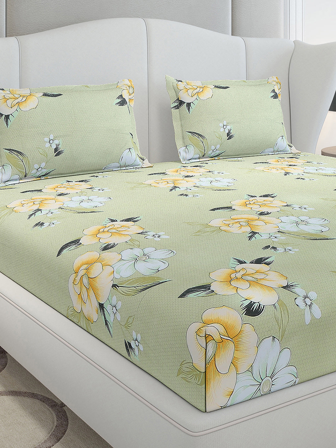 120 GSM Polyester Queen Size 1 Bedsheet with 2 Pillow Covers (Occasion)