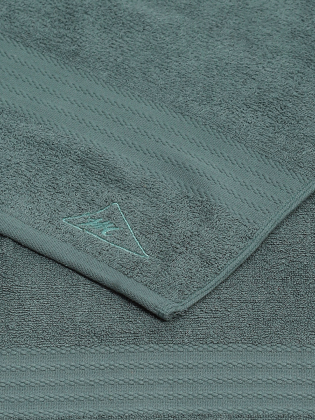 Green Cotton Solid 400 GSM Bath Towel (Jazz)