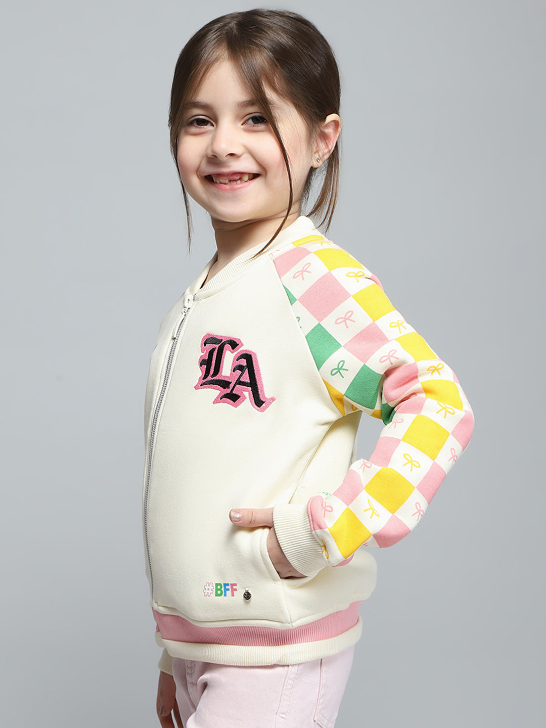 Girls Off White Printed Round Neck Full Sleeve Sweatshirt