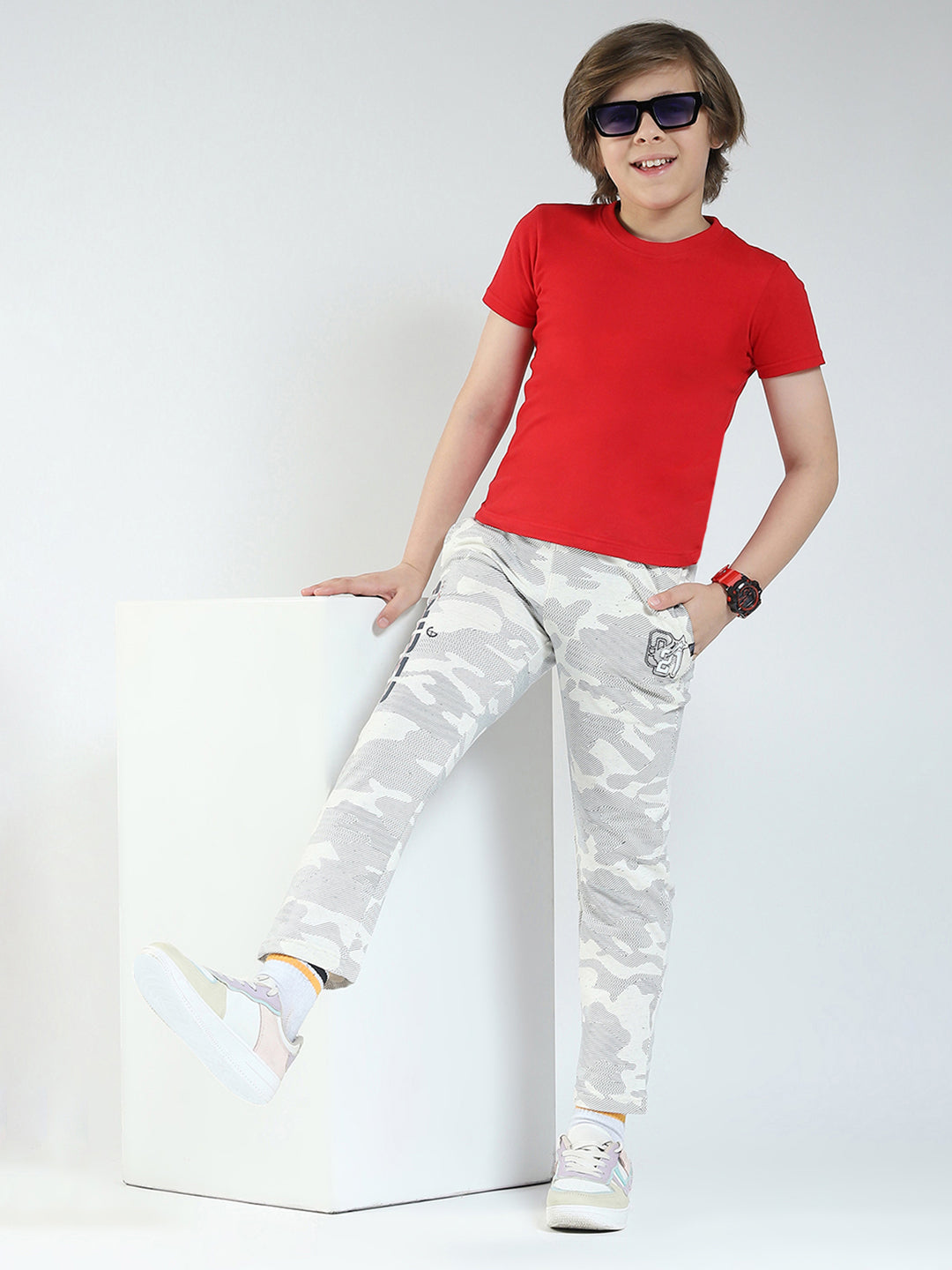 Boys Off White Solid Regular Fit Lower