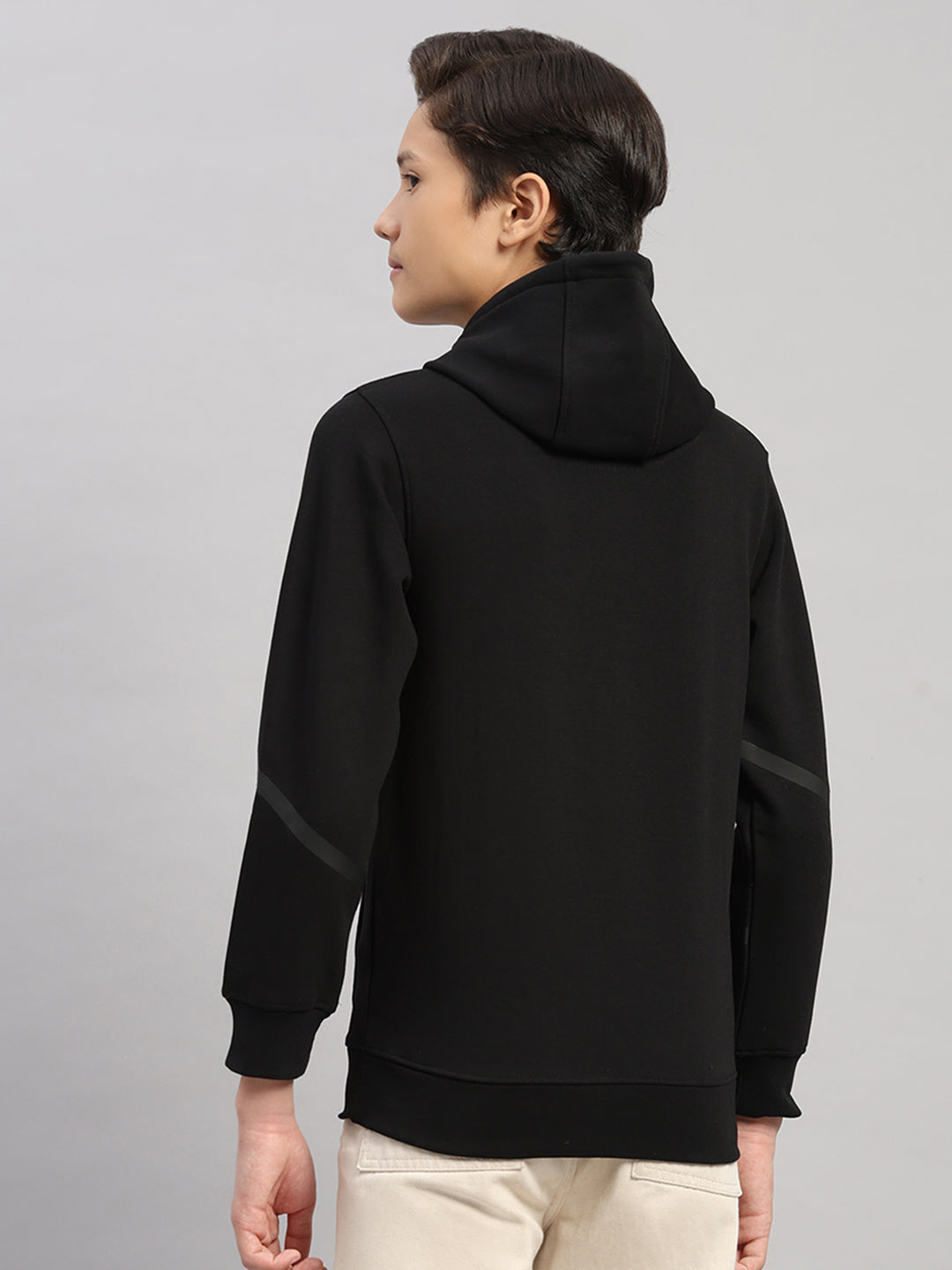 Boys Black Printed Round Neck Full Sleeve Sweatshirt