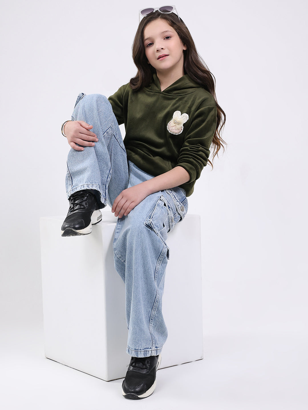 Girls Olive Solid Hooded Full Sleeve Sweatshirt