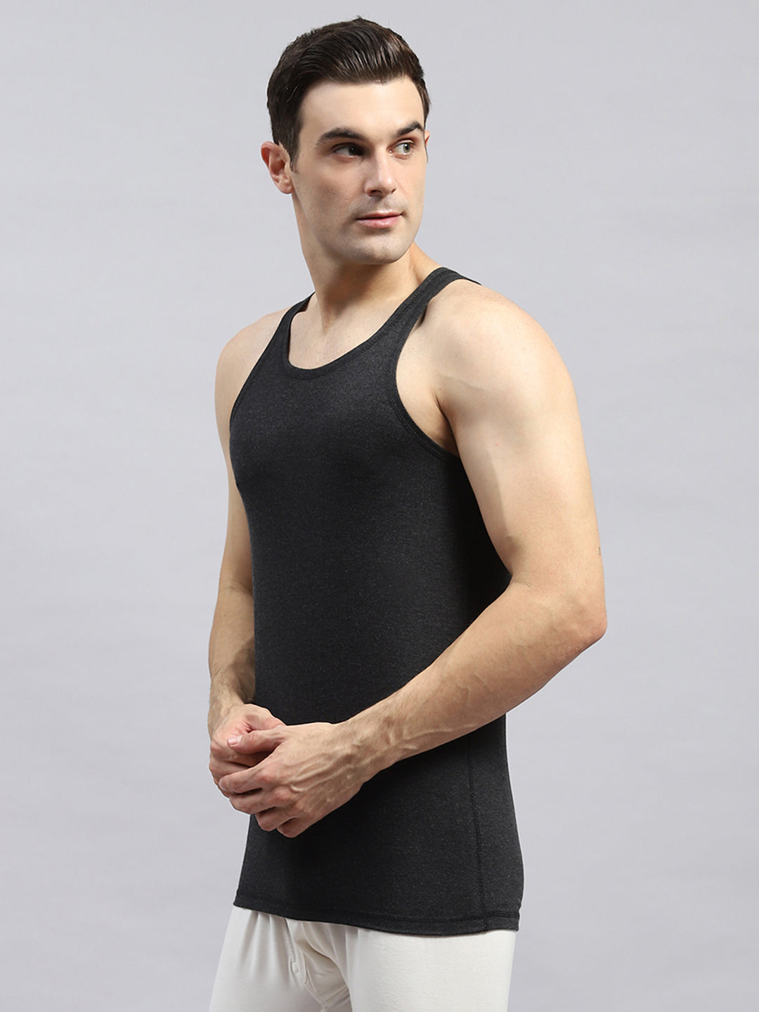 Men Black Solid Round Neck Sleeveless Thermal Vest