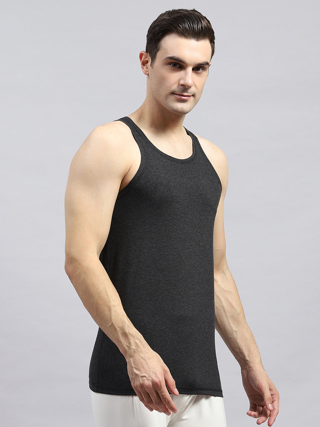 Men Black Solid Round Neck Sleeveless Thermal Vest
