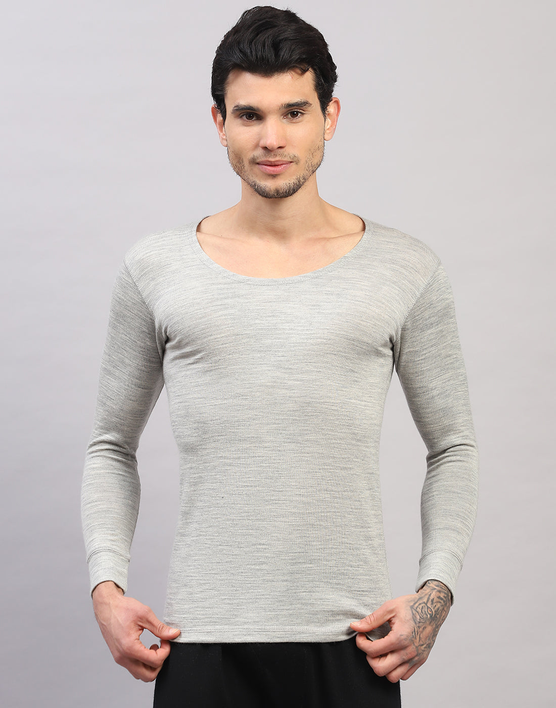 Men Grey Solid Round Neck Full Sleeve Thermal Vest