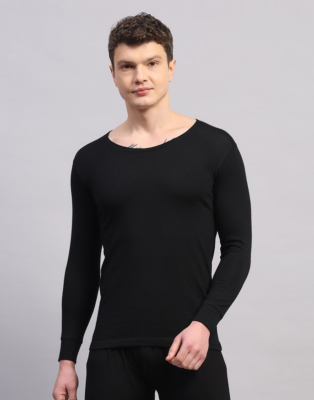 Men Black Solid Round Neck Full Sleeve Thermal Vest