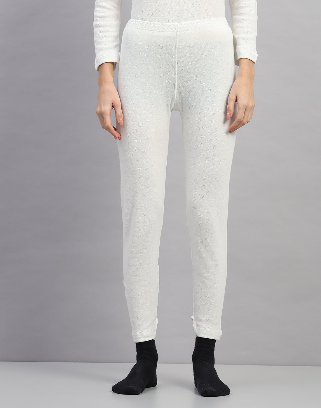 Women Off White Solid Regular Fit Thermal Lower