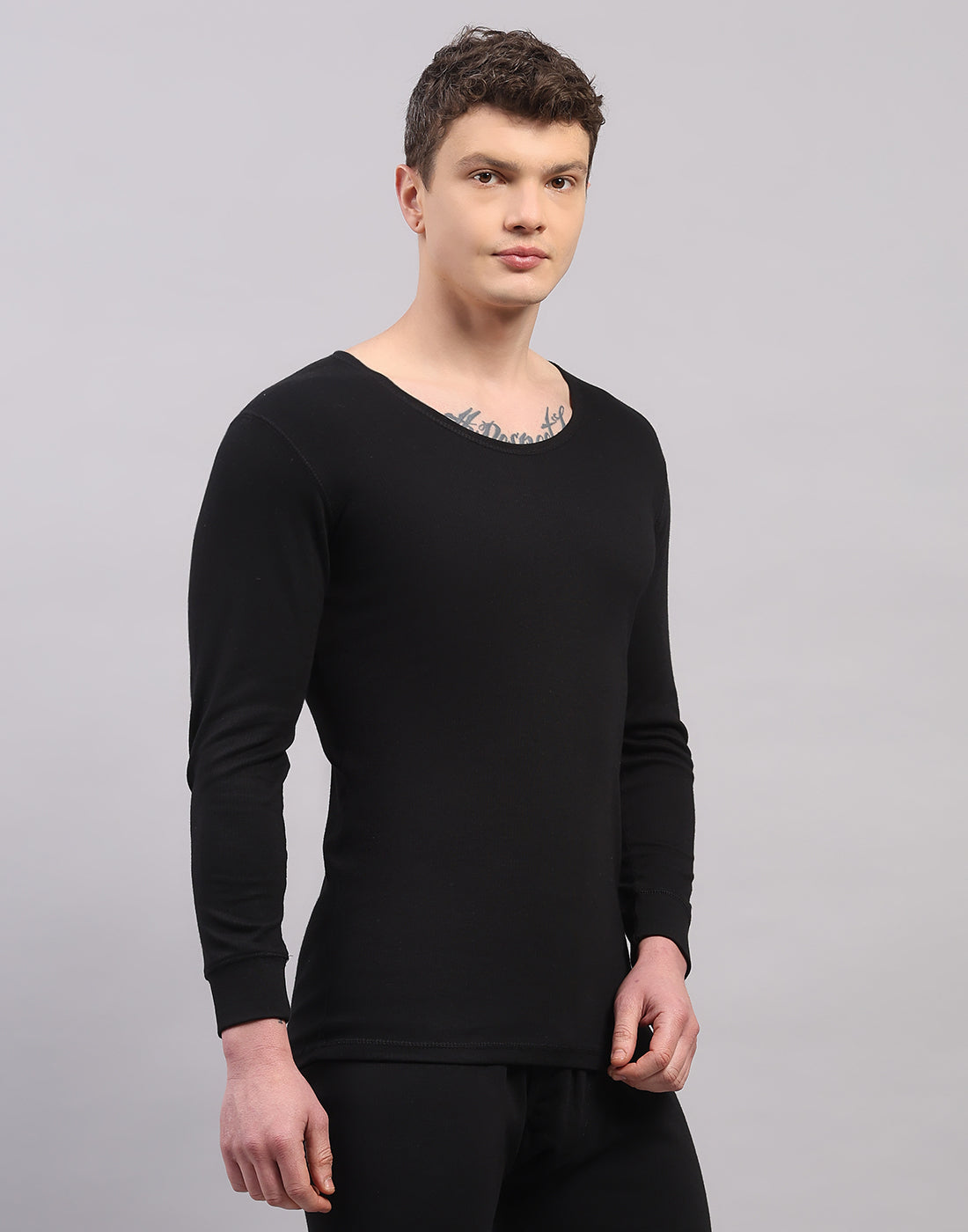 Men Black Solid Round Neck Full Sleeve Thermal Vest