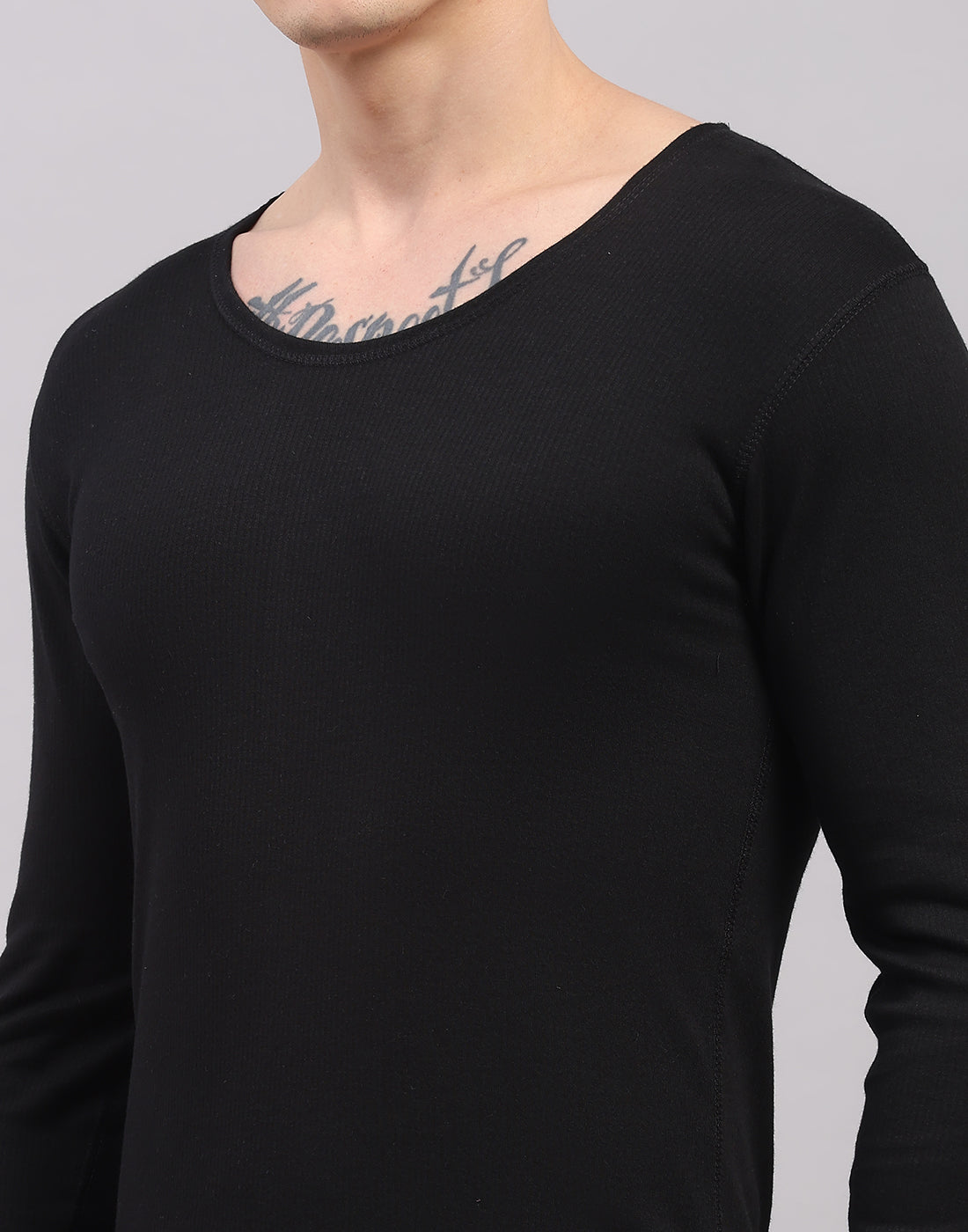 Men Black Solid Round Neck Full Sleeve Thermal Vest