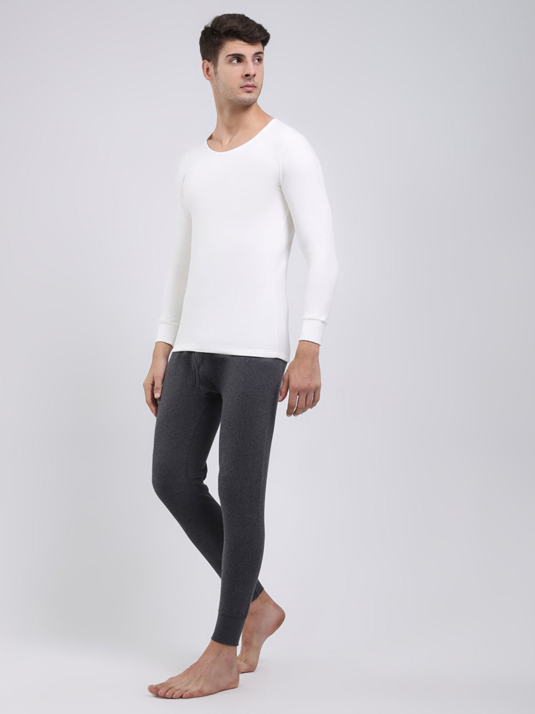 Men White Solid Round Neck Full Sleeve Thermal Vest