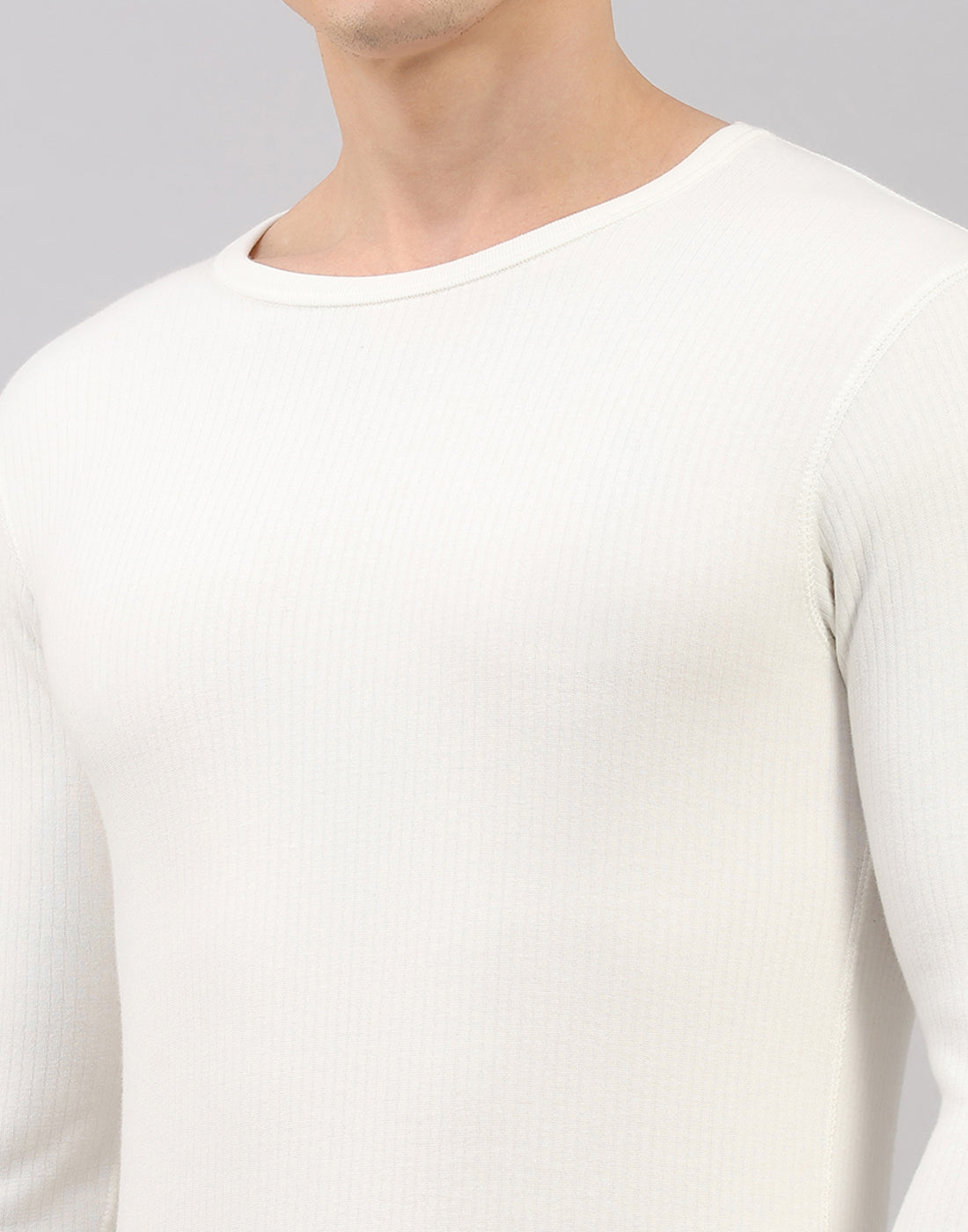 Men White Solid Round Neck Full Sleeve Thermal Vest