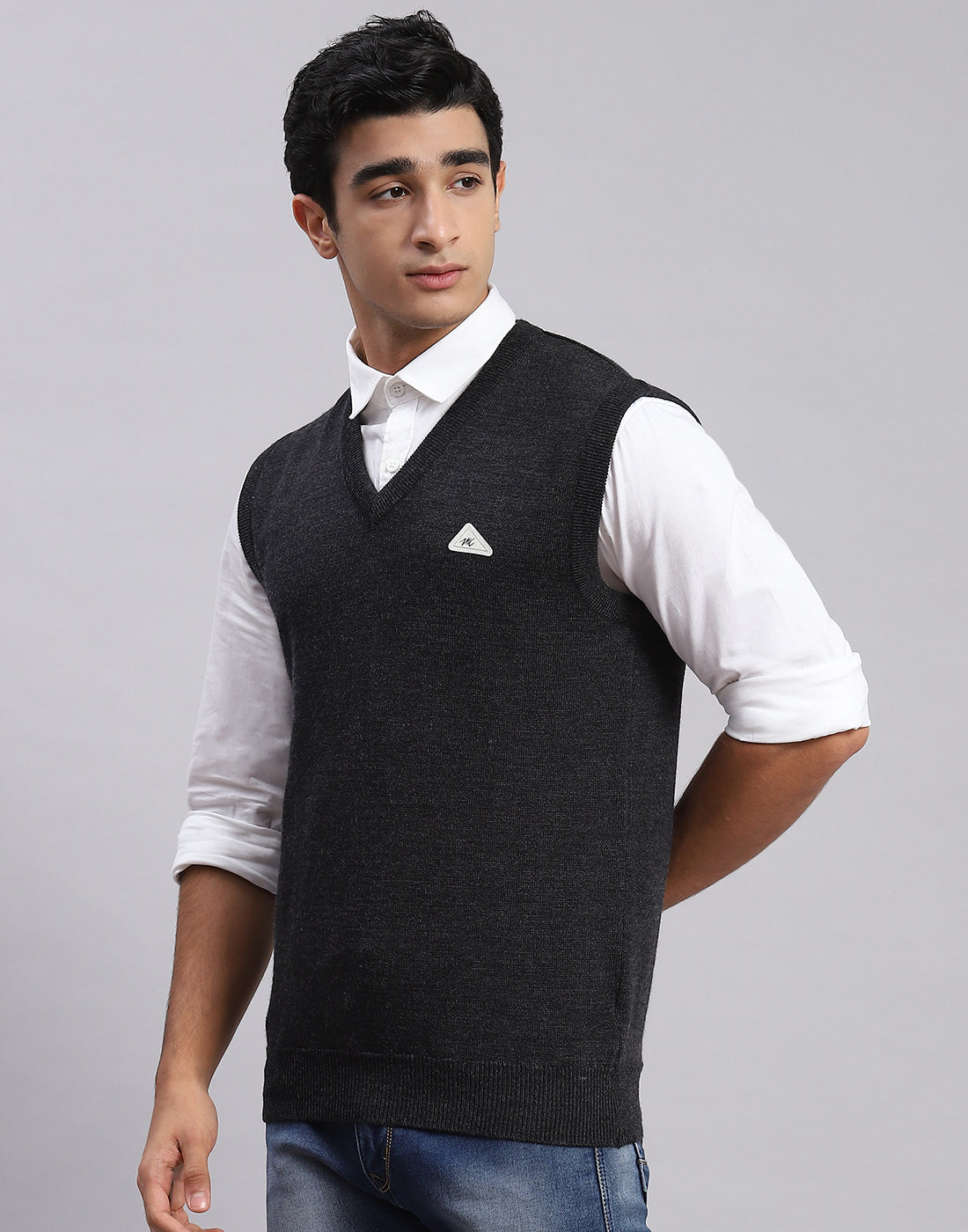 Men Grey Solid V Neck Sleeveless Sweaters/Pullovers