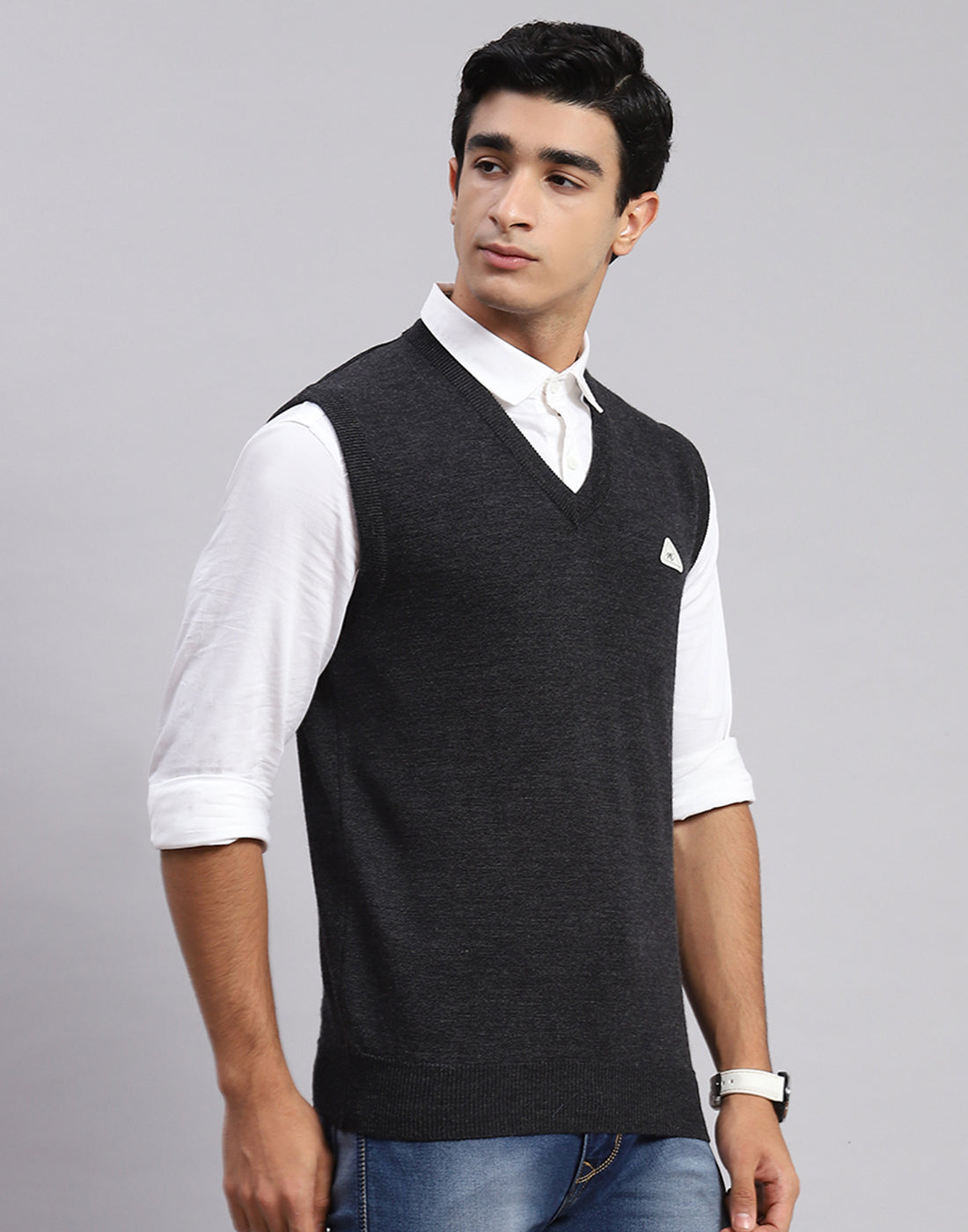 Men Grey Solid V Neck Sleeveless Sweaters/Pullovers