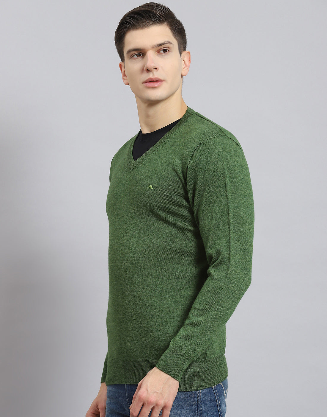 Men Green Solid V Neck Full Sleeve Sweater
