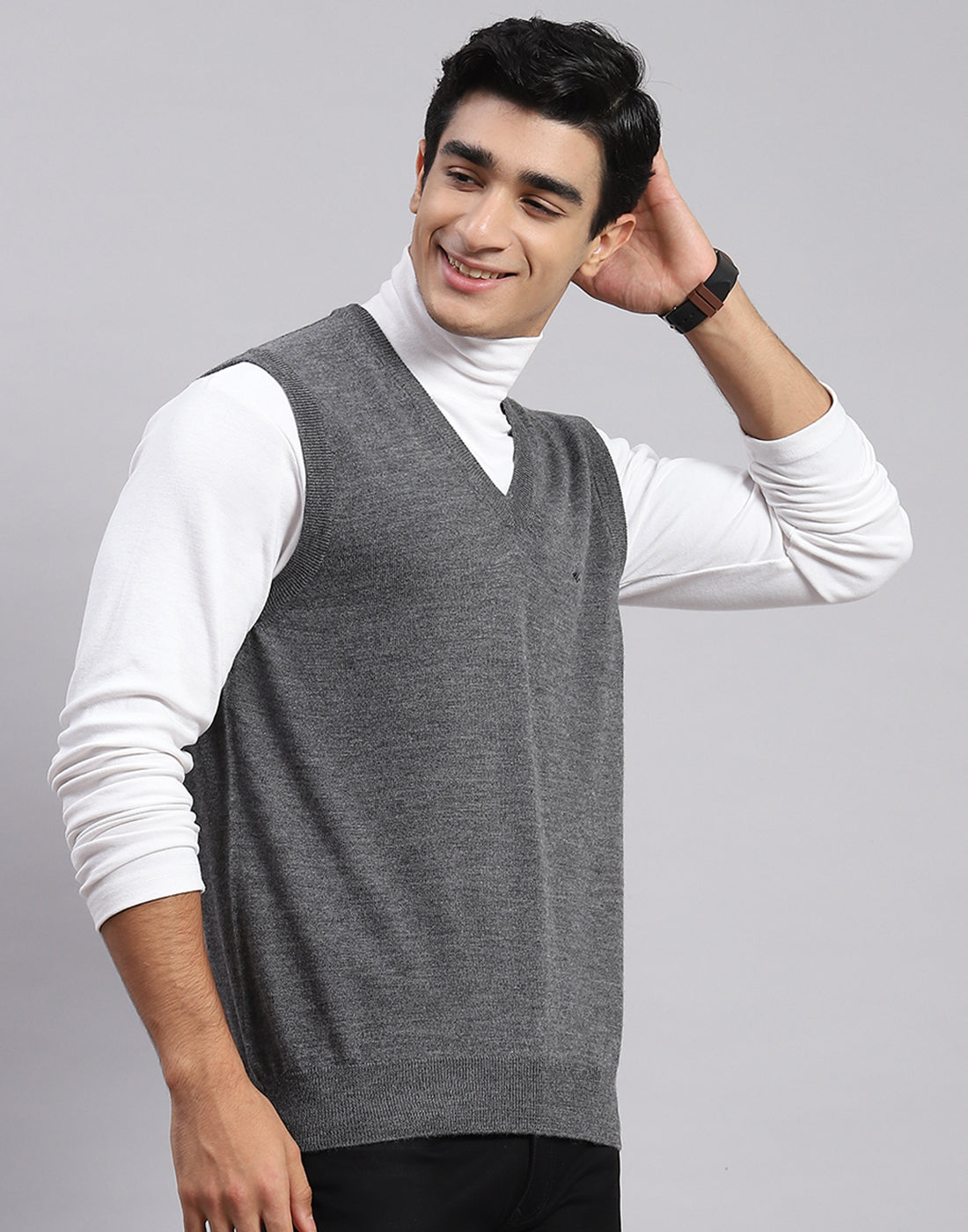 Men Grey Solid V Neck Sleeveless Sweaters/Pullovers