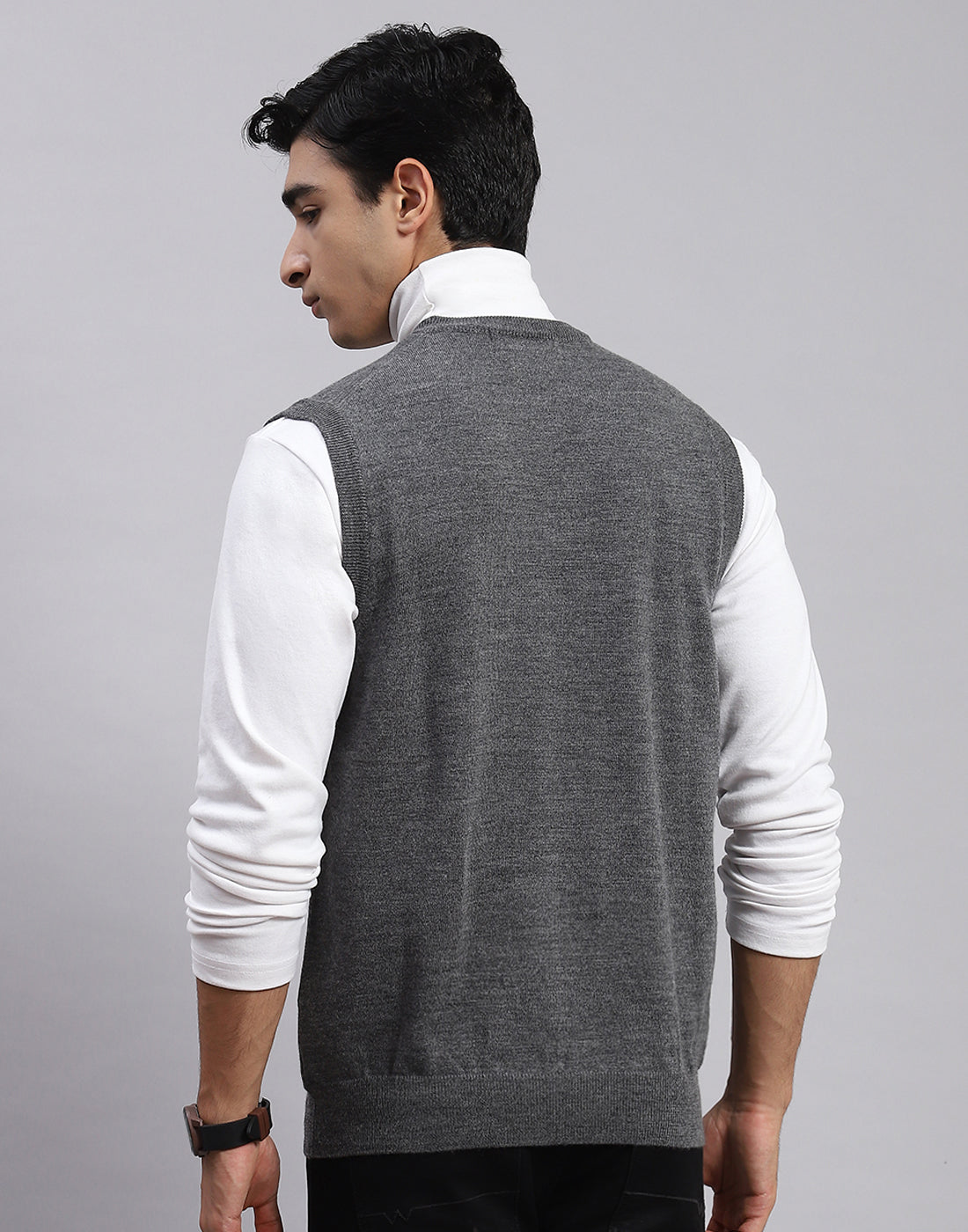 Men Grey Solid V Neck Sleeveless Sweaters/Pullovers