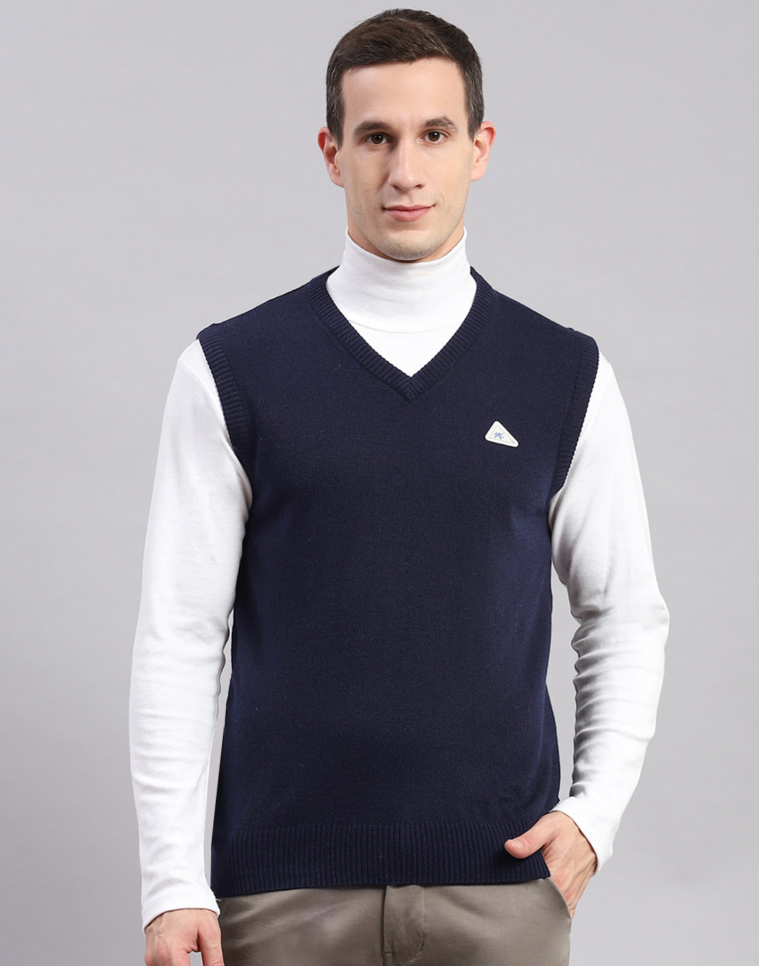 Men Navy Blue Solid V Neck Sleeveless Sweaters/Pullovers