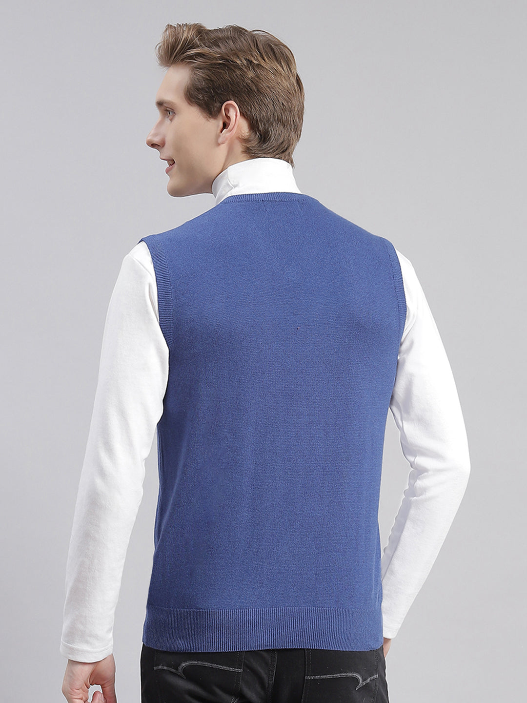 Men Blue Solid V Neck Sleeveless Sweaters/Pullovers