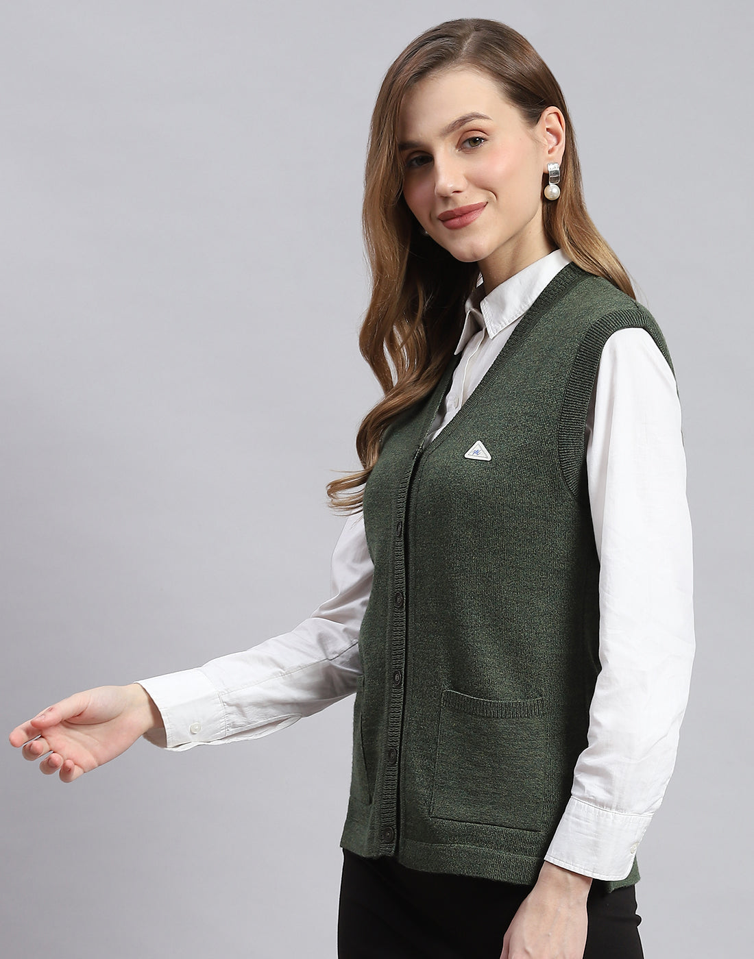Women Green Solid V Neck Sleeveless Cardigans