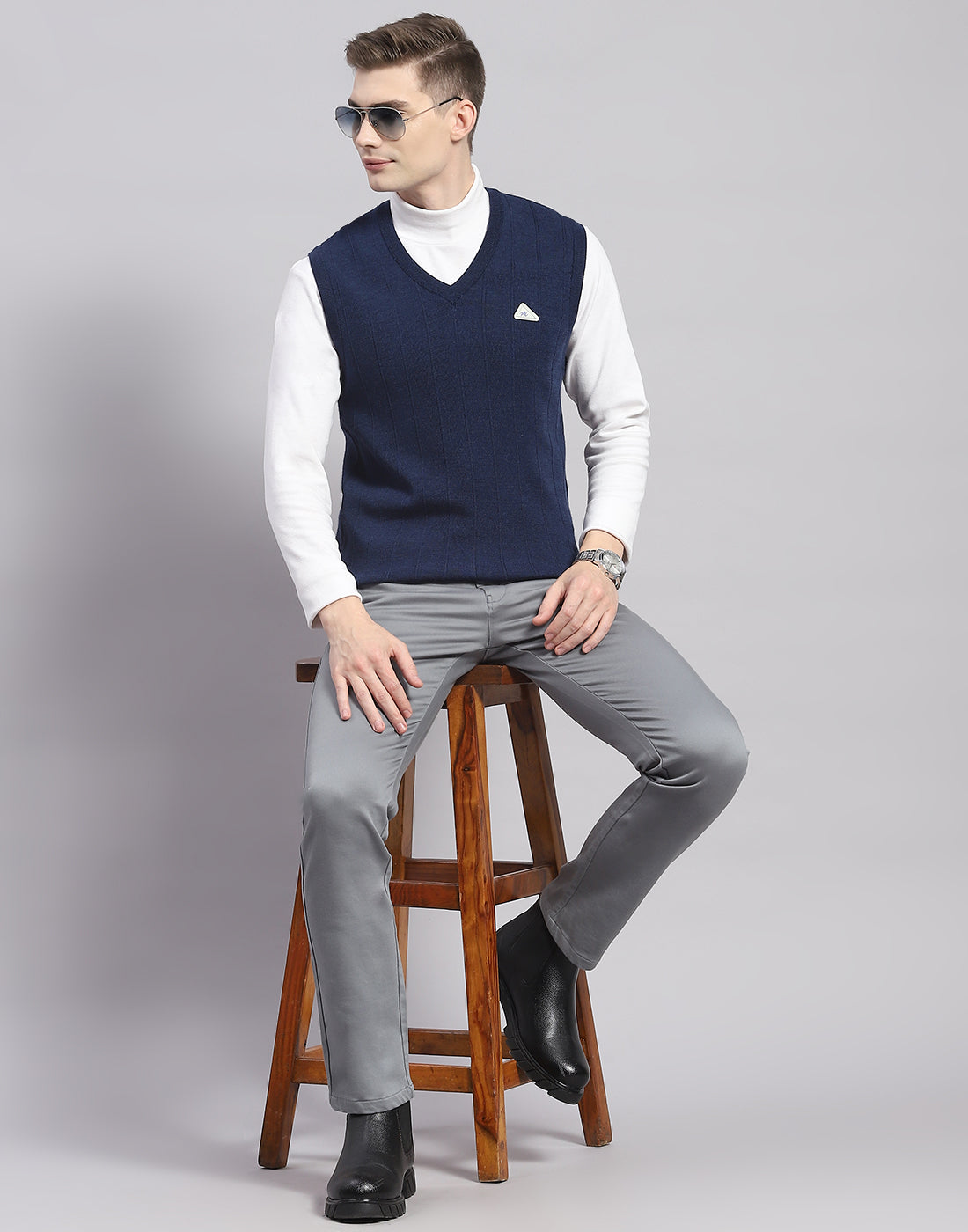 Men Blue Solid V Neck Sleeveless Sweater