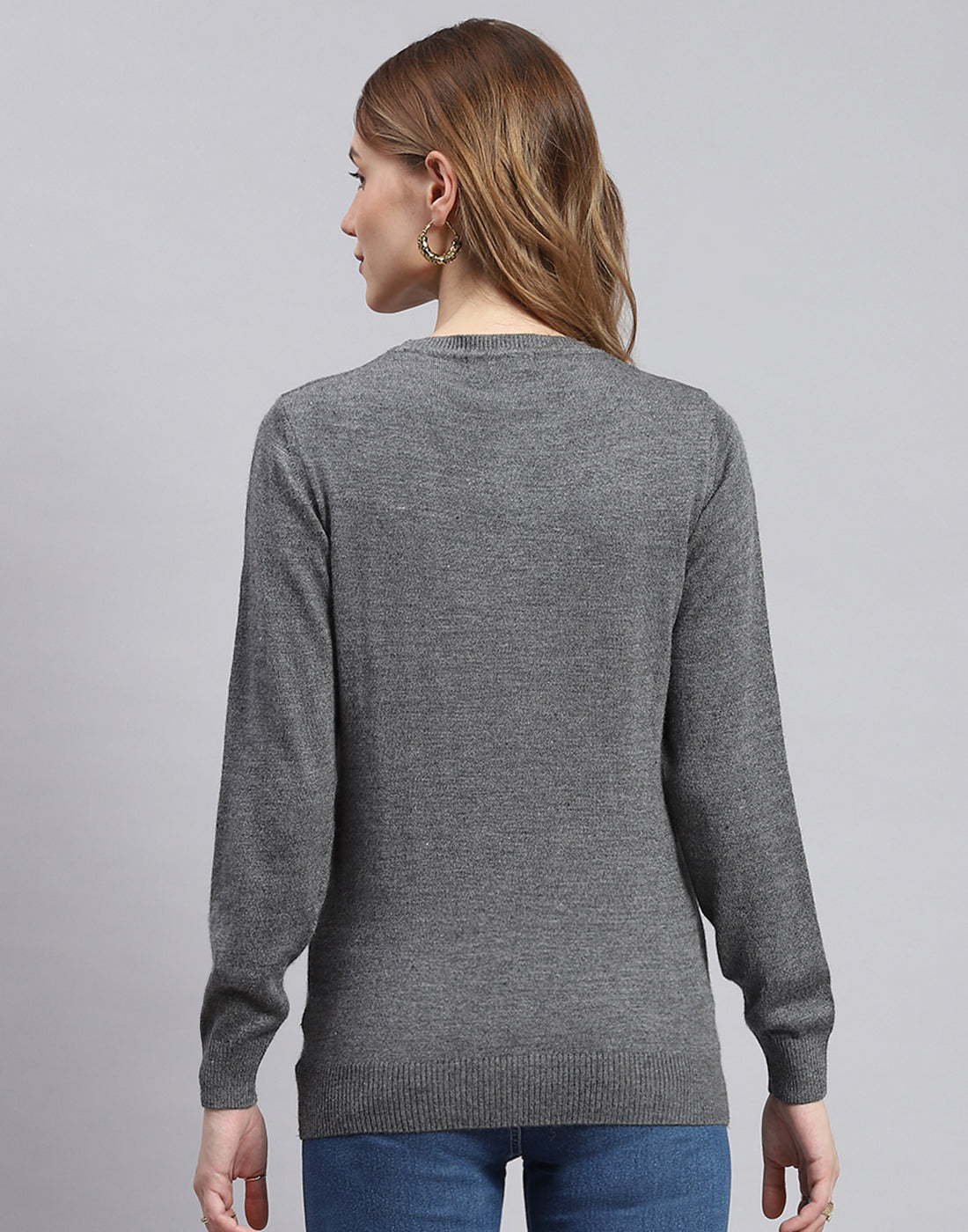 Women Grey Solid Round Neck Full Sleeve Sweater